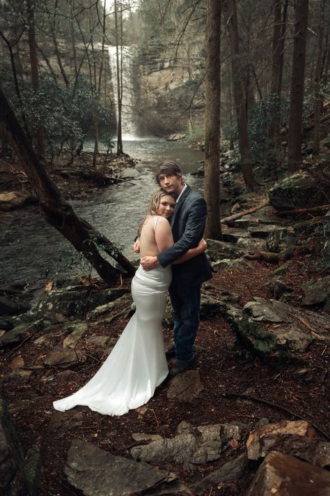 A simple and intimate wedding for an adventurous couple. Elopement inspiration can come from anywhere. Elopement ideas destination, Elopement ideas mountain, Elopement ideas planned, Eloping ideas destination Kentucky Elopement, Eloping Ideas, Elopement Ideas Destination, Couple Elopement, Destination Elopement Ideas, Tennessee Elopement, Tennessee Waterfalls, Elopement Weddings, Adventurous Couple