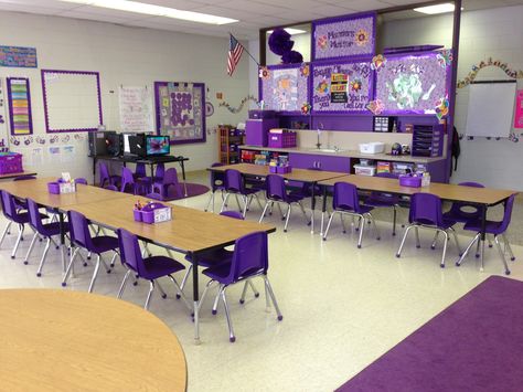 Lots of pictures of my classroom... because I love getting ideas from other teacher's classrooms! Purple Classroom Decor, Purple Library, Purple Classroom, Classroom Decor Middle, Middle School Classroom Decor, Purple Room, Classroom Decor High School, Classroom Makeover, Future School