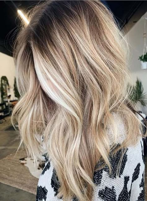 Long Hair Stacked In Back, Blonde Balayage Hair, Blond Balayage, Colors Shades, Hair Color Shades, Balayage Hair Blonde, Blonde Hair Looks, Brown Blonde Hair, Hair Color Balayage