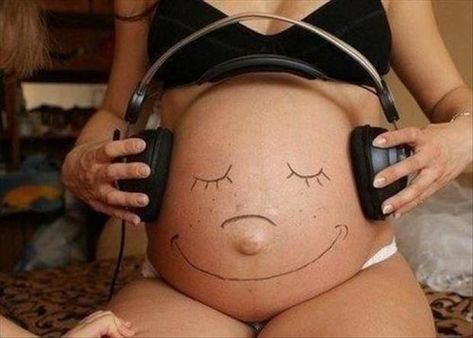 Funny Maternity Photos, Pregnancy Belly Photos, Belly Photos, Happy Pregnancy, Belly Painting, Pregnancy Yoga, Baby Belly, Foto Baby, Maternity Poses