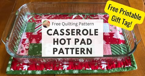 This tutorial will demonstrate how to make a reversible hot pad large enough for a casserole dish from 2.5 strips or a jelly roll. Large Quilted Hot Pads, Hot Pads Diy, Diy Christmas Gifts Sewing, Casserole Hot Pad, Hot Pads Tutorial, Kitchen Hot Pads, Easy Homemade Christmas Gifts, Gifts To Sew, Christmas Crafts Gifts