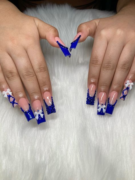 Nail Designs For Navy Blue Dress, Royal Blue Acrylic Nails Quinceanera, Royal Blue Quince Nail Ideas, Royal Blue Nails Wedding, Royal Blue White And Silver Nails, Blue Nail Designs With Charms, Quinceanera Royal Blue Nails, Royal Blue Nails With Charms, Blue Nails With Bow Design