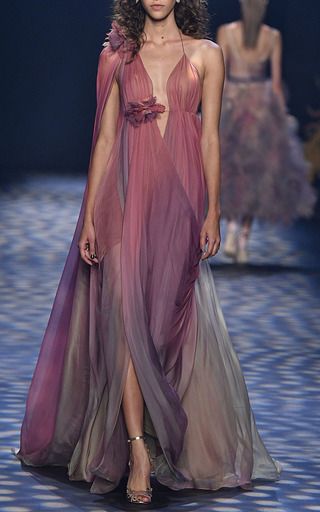 Ombré Grecian Gown by MARCHESA for Preorder on Moda Operandi Grecian Gown, Marchesa Spring, 파티 드레스, Flowy Design, Couture Runway, Couture Gowns, Looks Chic, Rebecca Taylor, Marchesa