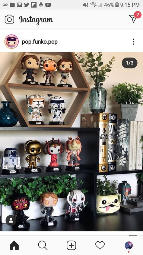 Fandom Home Decor, Aesthetic Geek Room, Nerdy Gallery Wall Ideas, Display Funko Pop, Cool Funko Pop Display, Star Wars Aesthetic Decor, Funko Pop Collection Aesthetic, Funko Pop Display Ideas Bedroom, Nerd Shelf Ideas