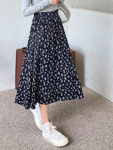 Ditsy Floral Skirt, Elegant Midi Skirt, Skirt Elegant, High Waist Skirt, Ditsy Floral Print, Muslimah Fashion Outfits, Muslimah Fashion, Ditsy Floral, Style Blog