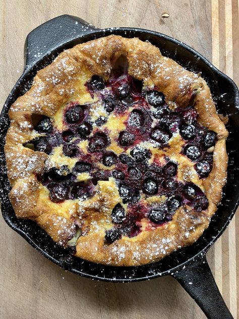 Lemon Blueberry Dutch Baby Pancake, Sheet Pan Dutch Baby, Blackberry Dutch Baby, Dutch Baby Blueberry, Lemon Blueberry Dutch Baby Recipe, Blueberry Dutch Baby Recipe, Blueberry Dutch Baby Pancake, Breakfast Recipes With Blueberries, Dutch Baking Recipes