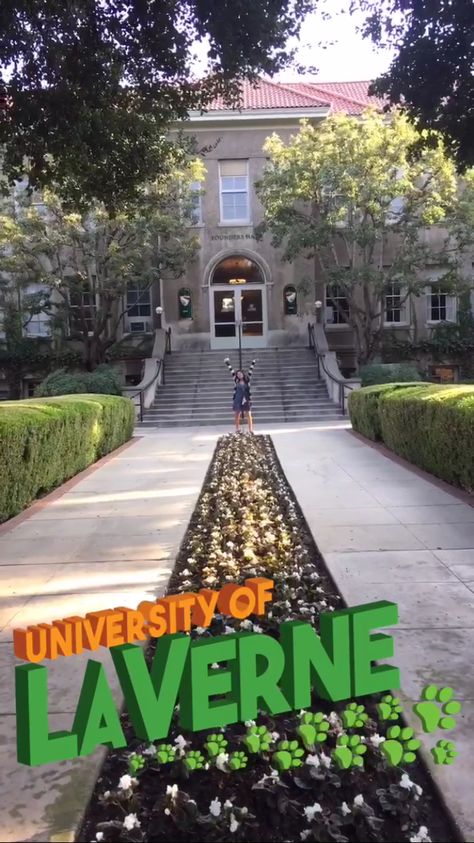 One of our new writers sharing their experience as a freshman at the University of La Verne. "Although it hasn’t even been a complete month of college, I have fallen in love with college life and with the University of La Verne." Cap And Gown Picture Ideas, University Of La Verne, Cap And Gown Pictures, College Things, College Acceptance, Graduation Cap And Gown, Her Campus, Fallen In Love, First Week