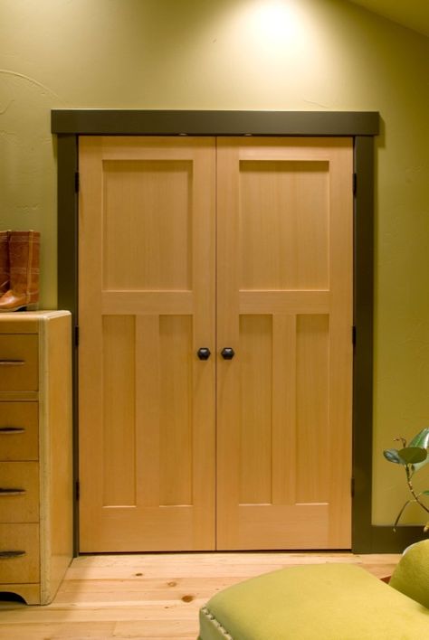 Crafstman-Closet-Doors Craftsman Closet, Craftsman Style Porch, Craftsman Style Bungalow, Guest Bedroom Remodel, Kids Bedroom Remodel, Small Bedroom Remodel, Interior Elements, Craftsman Kitchen, Bungalow Homes