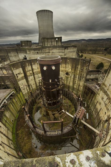 Nuclear reactor Abandoned Factory, Nuclear Reactor, Industrial Architecture, Industrial Photography, Nuclear Power Plant, Nuclear Power, Chernobyl, Haunted Places, Abandoned Buildings