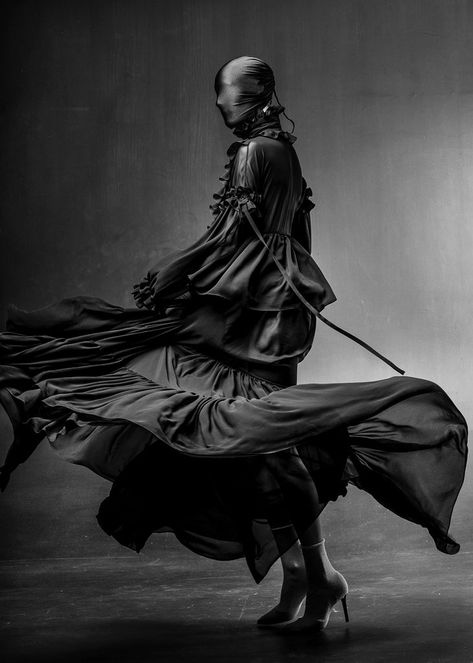 Vogue Italia – GUDU Concept Fashion, Beauty In Darkness, Dark Art Drawings, Dark Soul, Collage Making, Human Poses Reference, Beautiful Dark Art, Ex Machina, Avant Garde Fashion