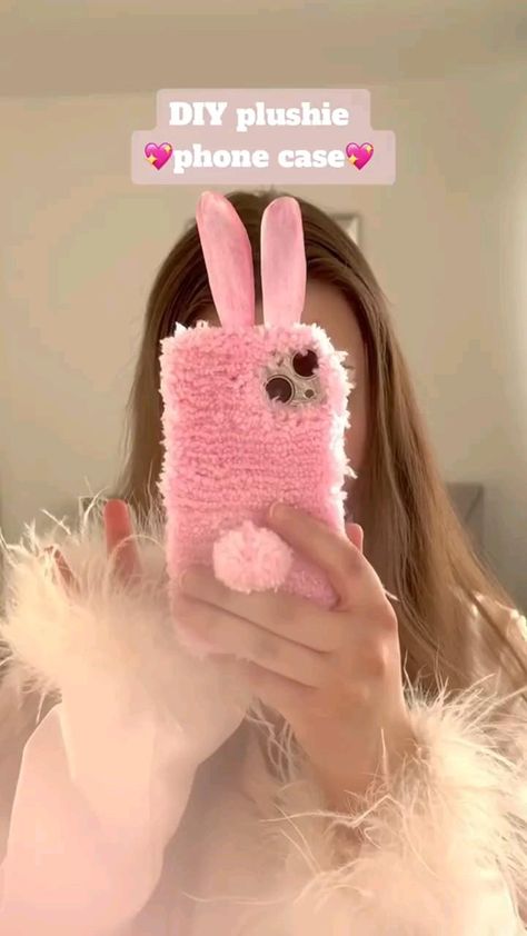 Diy Cover Phone Ideas, Diy Phone Back Cover Ideas, How To Make A Phone Case, Case Cover Diy, Diy Wallet Phone Case, Phone Case Ideas Diy, Pink Plushie, Diy Phone Case Ideas, Bored List