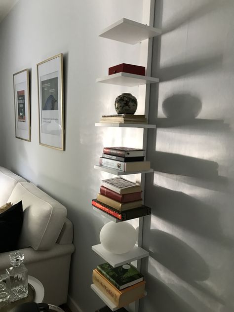 Narrow Wall Shelf Ideas, Narrow Book Shelf, Narrow Shelf Ideas, Narrow Wall Shelf, Lux Bedroom, Bookshelf Bedroom, Narrow Shelf, Narrow Bedroom, Ny Apartment