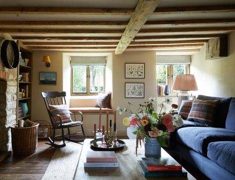 A Cotswold cottage that is almost too charming to be real | House & Garden British Cottage, Cotswold Cottage, Country Cottage Interiors, Cotswolds Cottage, Blue Couch, Modern Country Style, English Decor, Cottage Living Rooms, Cottage Interior