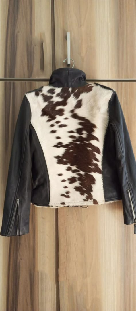 Be Warm And Cozy During This Freezing Weather This Women's Tri Color Cowhide and Leather Jacket is the perfect blend of vogue and style - you'll be sure to 'moo've and shake no matter what occasion you wear this to! A three-tone leather design adds a unique touch to this brown biker jacket, making it a statement piece sure to turn heads. Get your paws on this one quickly - it's a real eye-catcher! Handmade Jacket Tri color 100% genuine Leather Handpicked real cowhide Canvas / cotton lining Outsi Brown Biker Jacket, Warm Jackets For Women, Leather Jacket For Women, Freezing Weather, Leather Jacket Women, Colorful Jacket, Jacket Making, Tri Colour, Boho Leather