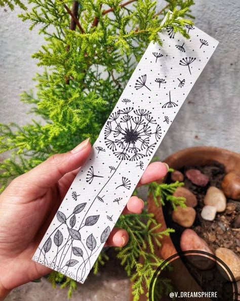 Bookmark Doodle Ideas, Zentangle Bookmarks Ideas, Micron Pen Art Doodles, Bookmark Doodles, Dandelion Bookmark, Dandelion Doodle, Doodle Bookmark, Pen Bookmark, Doodles Letters