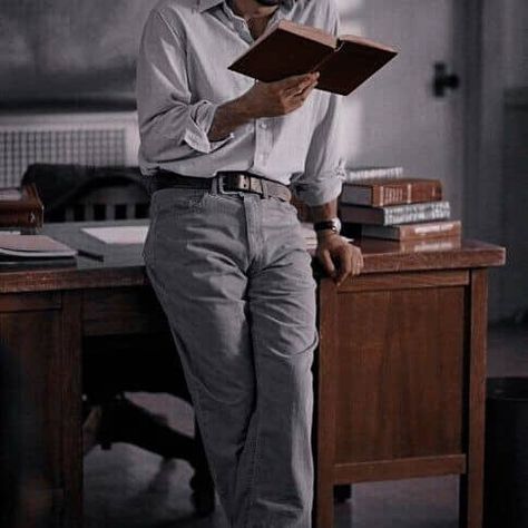 Office Guy Aesthetic, Male Psychologist Aesthetic, Hot Male History Teacher Aesthetic, Hogwarts Teacher Aesthetic, Male Therapist Aesthetic, Teachers Pet Aesthetic Male, College Professor Aesthetic Male, Professor X Student Aesthetic, Professor Aesthetic Male