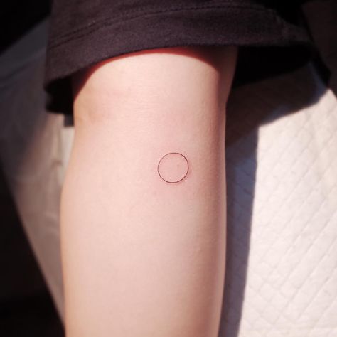 Tiny Elephant Tattoo, Circle Tattoo, Circle Tattoos, Shape Tattoo, Foot Tattoos For Women, Muster Tattoos, Small Girl Tattoos, Small Meaningful Tattoos, Small Tattoos Simple