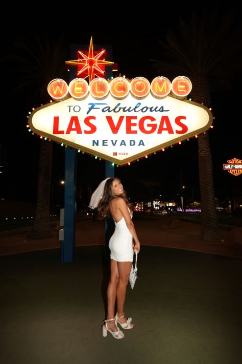 Las Vegas Bachelorette Party Outfits, Vegas Bachelorette Party Outfits, Bachelor Party Vegas, 21st Birthday Vegas, Las Vegas Bride, Vegas Bride, Bachelorette Inspo, Las Vegas Bachelorette Party, Bachelorette Planning