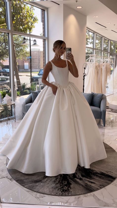 Beauty And The Beast Wedding Dresses, Italy Wedding Dress, Drop Waist Wedding Dress, Wedding Dress 2024, Timeless Wedding Dress, Wedding Dresses Cinderella, Classy Wedding Dress, Pretty Wedding Dresses, Dream Wedding Ideas Dresses