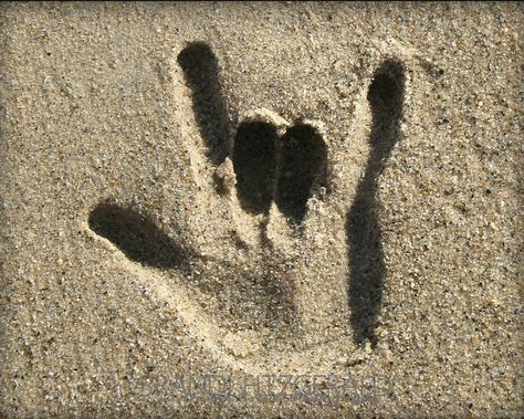 I Love You in Sand... Asl Interpreter Aesthetic, Asl Aesthetic, Sign Language Aesthetic, Deaf Aesthetic, Ily Sign Language, Asl Art, Deaf Art, Sign Language Art, Asl Interpreter