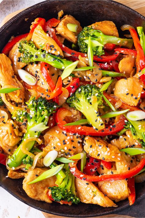 This keto chicken stir fry is packed with veggies and chicken, covered in a flavorful keto stir fry sauce. And this recipe is so quick and easy, it is definitely the best keto stir fry you can make.