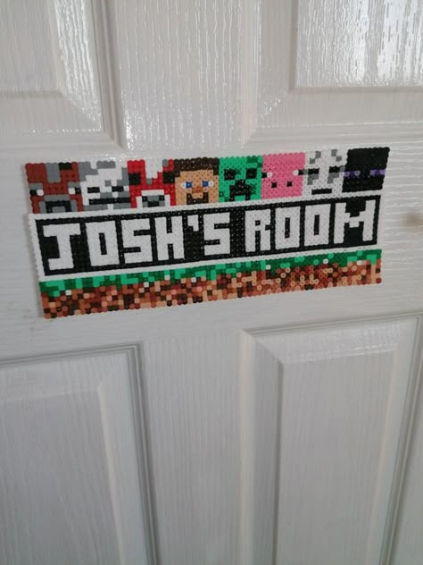 Minecraft Hama Beads Pattern, Gaming Perler Beads, Peler Bead Door Handles Signs, Gamer Perler Beads, Minecraft Door, Switch Perler Bead, Minecraft Perler Bead Patterns, Perler Bead Minecraft, Melting Beads Game Boy