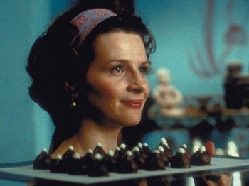 Johnny Depp Chocolat, Cooking Movies, Carrie Anne Moss, Juliette Binoche, Judi Dench, Film Stills, Romance Novels, Big Screen, Johnny Depp