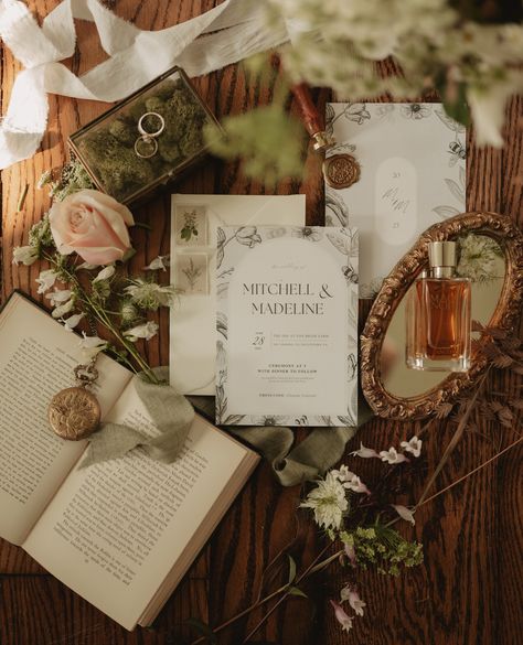 Wedding Day Personal Touches, Country Wedding Details, Vintage Flat Lay Wedding, Wedding Photo Flatlay, Wedding Layflat Ideas, Unique Detail Shots Wedding, Winter Wedding Detail Shots, Wedding Venue Details Photography, Vintage Wedding Flat Lay