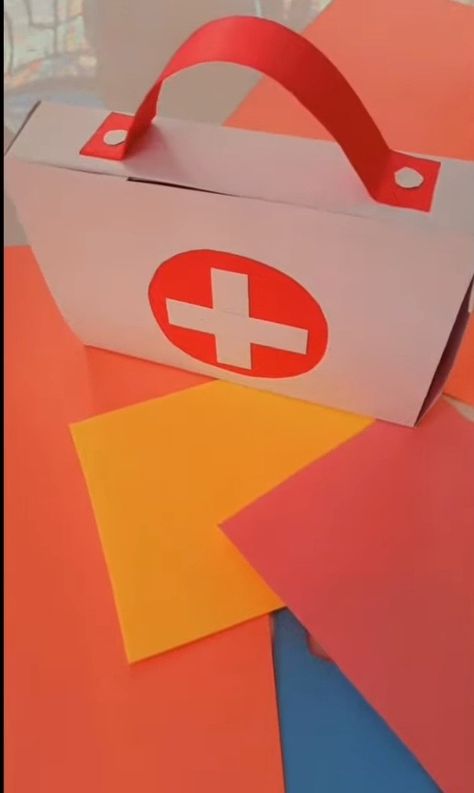 This is about how to make paper first aid box at home 1st Aid Kit Diy, How To Make A First Aid Kit, How To Make First Aid Box Diy, First Aid Box Diy, Diy First Aid Kit For Kids, First Aid Box Ideas, First Aid Craft, First Aid Kit Diy, First Aid Kit For Kids