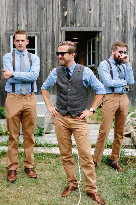 Country Backyard Wedding Groomsmen Vest, Groom Vest, Rustic Groom, Casual Chique Stijl, Casual Grooms, Wedding Vest, Wedding Waistcoats, Mens Wedding Attire, Groom Wedding Attire