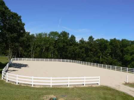 Outdoor ring Horse Riding Arena, Equine Stables, Backyard Barn, Horse Room, Horse Barn Ideas Stables, Horse Arena, Dream Stables, Dream Horse Barns, Horse Barn Plans