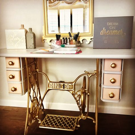 Restored Singer Sewing Machine Table, Sewing Table To Vanity, Sewing Table Makeover Ideas, Singer Table Ideas, Singer Sewing Table Makeover, Vintage Sewing Table Makeover, Singer Sewing Machine Vanity, Sewing Machine Vanity Makeup, Sewing Machine Makeup Vanity