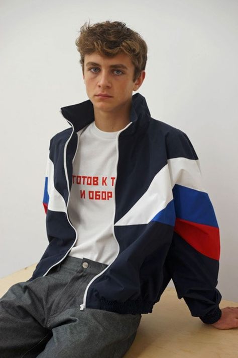 Gosha Rubchinskiy 2016 Spring/Summer "1984" Lookbook Gosha Rubchinskiy, Men Street, Urban Wear, Mode Vintage, 80s Fashion, Fashion Addict, 90s Fashion, Boy Fashion, Blue White