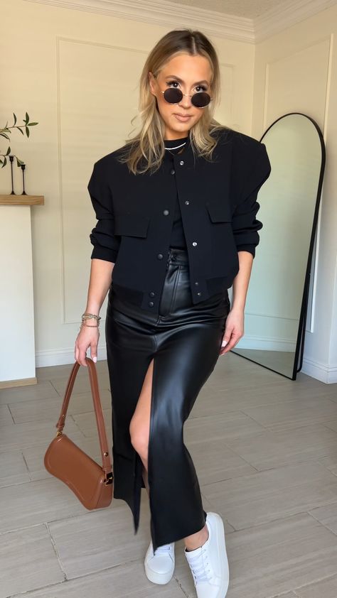 High Waisted Faux Leather Front … curated on LTK Outfit Bogota, Skirt Leather Outfit, Faux Leather Jacket Outfit, Black Fall Outfits, Leather Skirt Outfit, Winter Skirt Outfit, Professional Outfits Women, Casual Outfit Inspiration, Effortlessly Chic Outfits