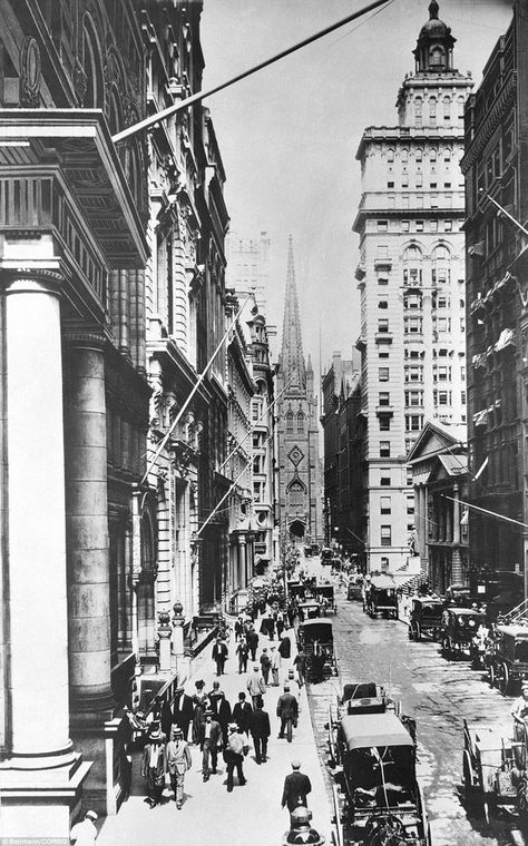 Vintage Wall Street  Rare Historical Pictures of the Financial Markets of the U.S before 1900 1890s New York, 19th Century New York, Gilded Vintage, Vanderbilt Mansions, Nyc History, Unseen Images, Vintage Nyc, New York Vintage, New York Pictures