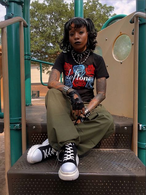 Afro Grunge Aesthetic, Alt Girl Aesthetic Black Women, Casual Edgy Outfits Grunge Tomboy, Goth Black Girls Aesthetic, Black Alt Fashion, Hip Photoshoot, Black Goth Girl Aesthetic, Alt Black Woman Outfit, Black Alternative Girl Outfit