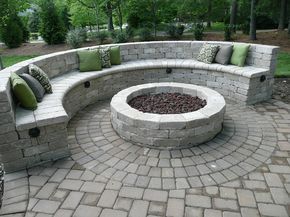 Semi-circle Seating Around Fire Pit Paver Fire Pit, Cheap Fire Pit, Fire Pit Bench, Cinder Block Fire Pit, Pavers Backyard, Outdoor Fire Pit Designs, Fire Pit Landscaping, Stone Fire Pit, Fire Pit Seating