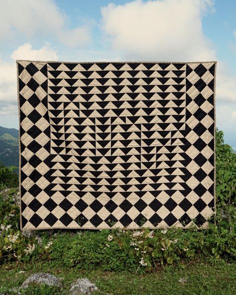 A.P.C. on Instagram: “Round 16 of #APC quilts explores a more technical approach in #JessicaOgden’s wish to focus on borders.  The photographs by @alfredo_piola…” Black And White Quilt, Ideas For Design, Black And White Quilts, Flying Geese Quilt, Sacred Geometry Tattoo, Quilt Care, Style Magazine, Flying Geese, Quilting Techniques