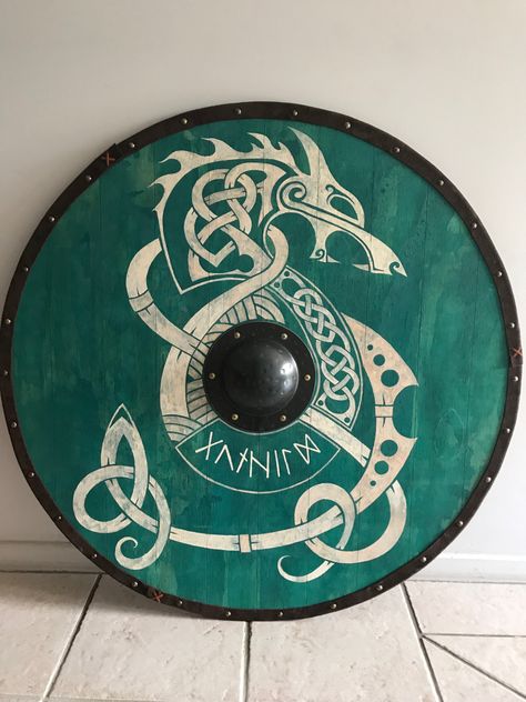 My version of the beautiful viking shield made by Epic Workshop. There’s some minor changes to the aesthetics and materials, and the name is GUNHILD (war) rather than FENRIR. Norse Shield, Viking Shield Design, Escudo Viking, Viking Shields, Valhalla Viking, Vikings Game, Viking Dragon, Viking Life, Norse Symbols