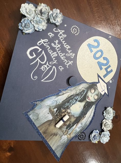 2024 sparkly Corpse Bride Graduation Cap, Tim Burton Graduation Cap, Caps Ideas, Graduation Cap Ideas, Graduation Cap Decoration Diy, Tim Burton Corpse Bride, Grad Caps, Cap Decoration, Graduation Cap Designs