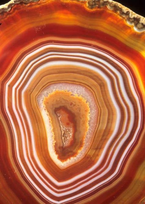 Agate Crystals - Cool Web Fun Fire Agate Aesthetic, Agate Crystal Stones, Agate Aesthetic, Soft Orange Aesthetic, Cool Crystals, Fire Agate Crystal, Orange Rocks, Types Of Agate, Nails August