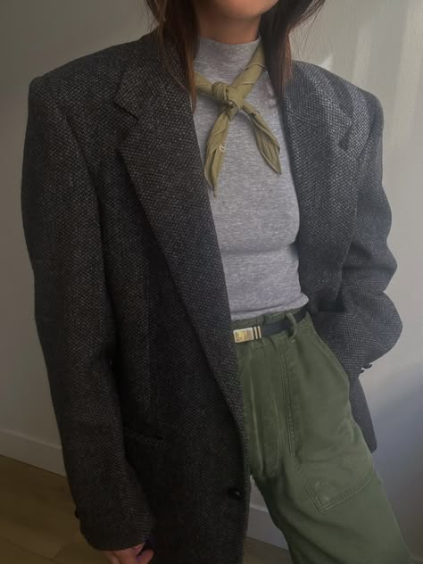 "Vintage 90s Boyfriend Blazer in Gray| 100% Wool | Blazer Jacket | Minimalist Style Size: not marked but fits like a Medium/Large Model is a size xsmall and is pictured wearing what fits like a large- fits perfectly- super on trend. Perfect to style with shorts in Summer and denim in Winter and Fall.   Color: gray 100% Wool Measurements: armpit to armpit 20\" shoulder to shoulder 16\" sleeve length 23\" Shoulder to bottom 29\" Condition: Excellent vintage condition  All Sales are final." Fall Blazers For Women, Grandpa Blazer Outfit, Gray Wool Blazer Outfit, Oversized Wool Blazer, 90s Blazer Outfit, Dark Grey Blazer Outfit, Blazer Jacket Outfits, Gray Jacket Outfit, Wool Blazer Outfit Women