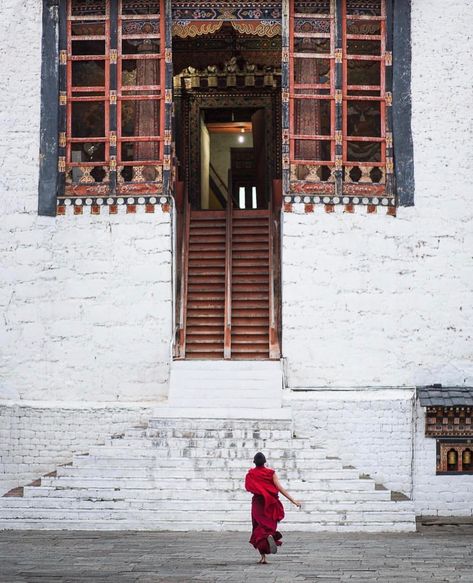 Bhutan Travel, Project Steps, Architecture Poster, Yoga Art, Architecture Old, Bhutan, Buddhist Art, South Asia, Architectural Inspiration