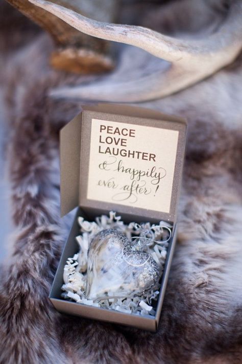 35 Brilliant Ideas for Winter Wedding Favors Boy Nicknames, Artisan Gifts, Ornament Wedding Favors, Christmas Wedding Themes, Trendy Wedding Favors, Spanish Names, Winter Wedding Favors, Boda Diy, Names Baby