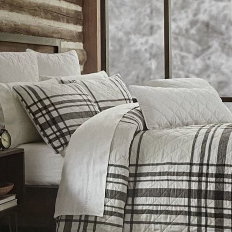 Buy Neutral Black & Beige Ivory stripped Flannel QUEEN SIZE Cotton Comfy Quilt at Walmart.com Rod Iron Bed, Masculine Bedding, Modern Farmhouse Bedding, Southwestern Bedding, Men's Bedding, Neutral Quilt, Down Alternative Comforter, Modern Farmhouse Bedroom, Twin Bedroom