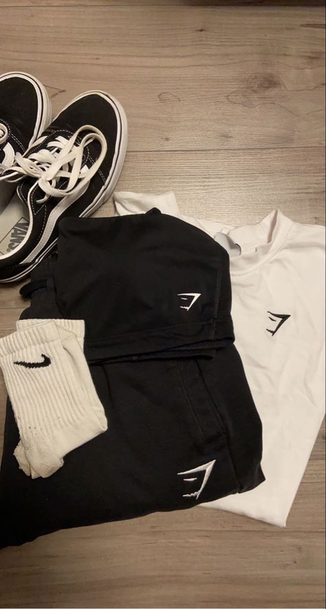 #gymshark #gym #outfits Gymshark Aesthetic, Gymshark Athlete, Gymshark Outfit, Gym Vibes, Gym Images, Revenge Body, Creative Wedding Gifts, Outfit Gym, Sport Clothes