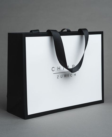 Luxurious Paper Bag, Paper Bag Ideas Design, Black And White Product Packaging, Luxury Paper Bag Design, Carrier Bag Design, Paper Bags Ideas, Brand Paper Bag, Bag Packaging Ideas, Paper Bag Ideas