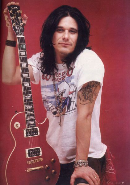 Gilby Clarke - August 17 Gilby Clarke, Richard Fortus, Duff Mckagan, Rock Nacional, Tattoo Inspiration Men, Naturally Curly Bob, Glam Metal, Axl Rose, Short Curly Styles