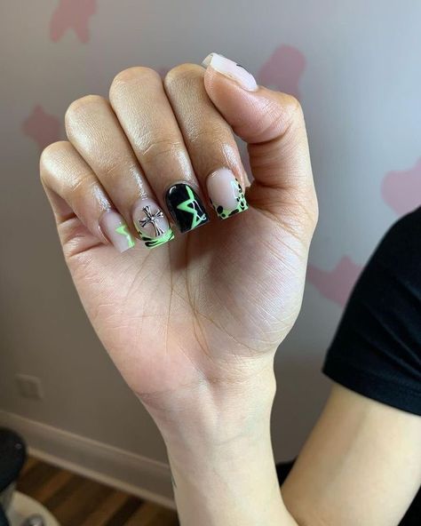 Nail Designs Without Charms, Duck Nails Charms, Xs Acrylic Nails, Short Freestyle Nail Designs, Hard Nails Designs, Shortie Nail Ideas, Green Nails Acrylic Designs, Bad And Boujee Nails Short, Xs Nails