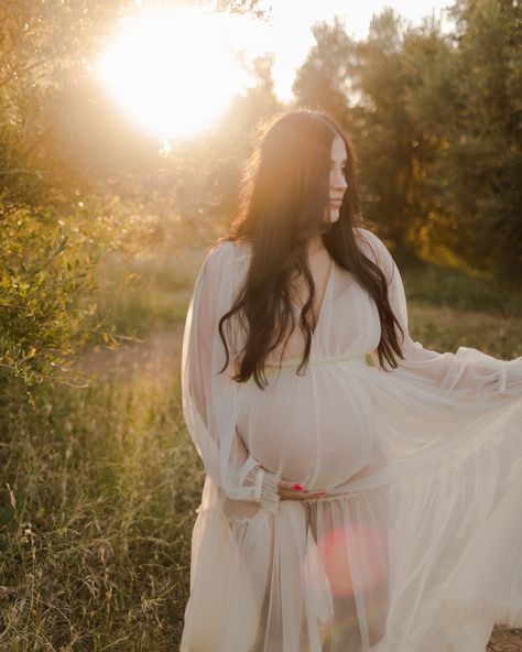 That golden hour glow and sun flares are what maternity shoots dreams are made of 🌟 Maternity Shoots, Sun Flare, Pregnancy Shoot, Golden Hour, Sun, Quick Saves